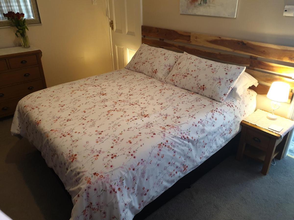 Bed and Breakfast Lyndene Пенистон Экстерьер фото