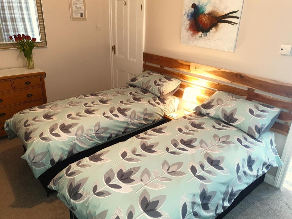 Bed and Breakfast Lyndene Пенистон Экстерьер фото